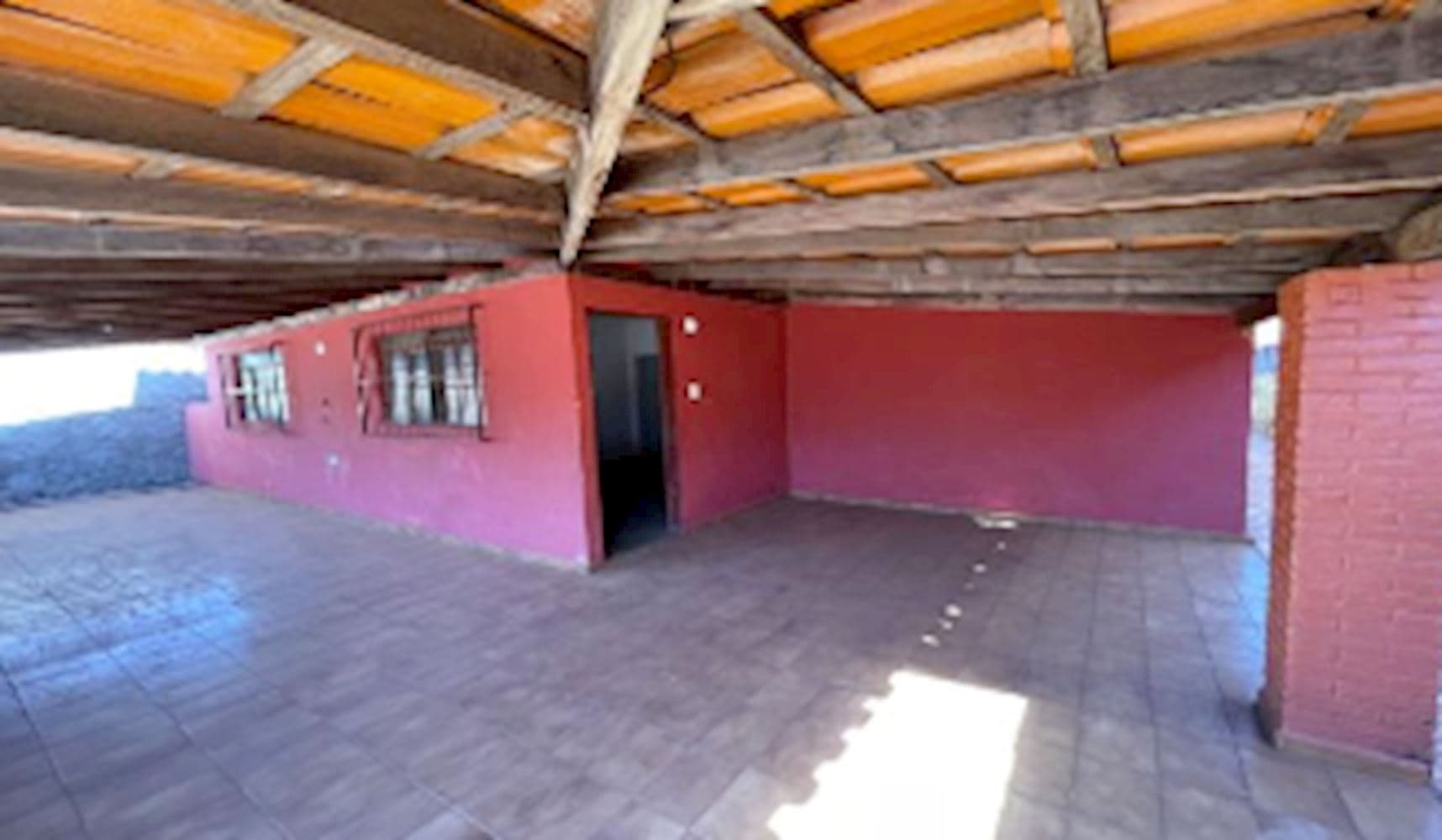 Foto 6 de 22: Casa em leilão em Quirinópolis - GO, bairro Pecuária — Casa no Bairro Pecuária em Quirinópolis/GO