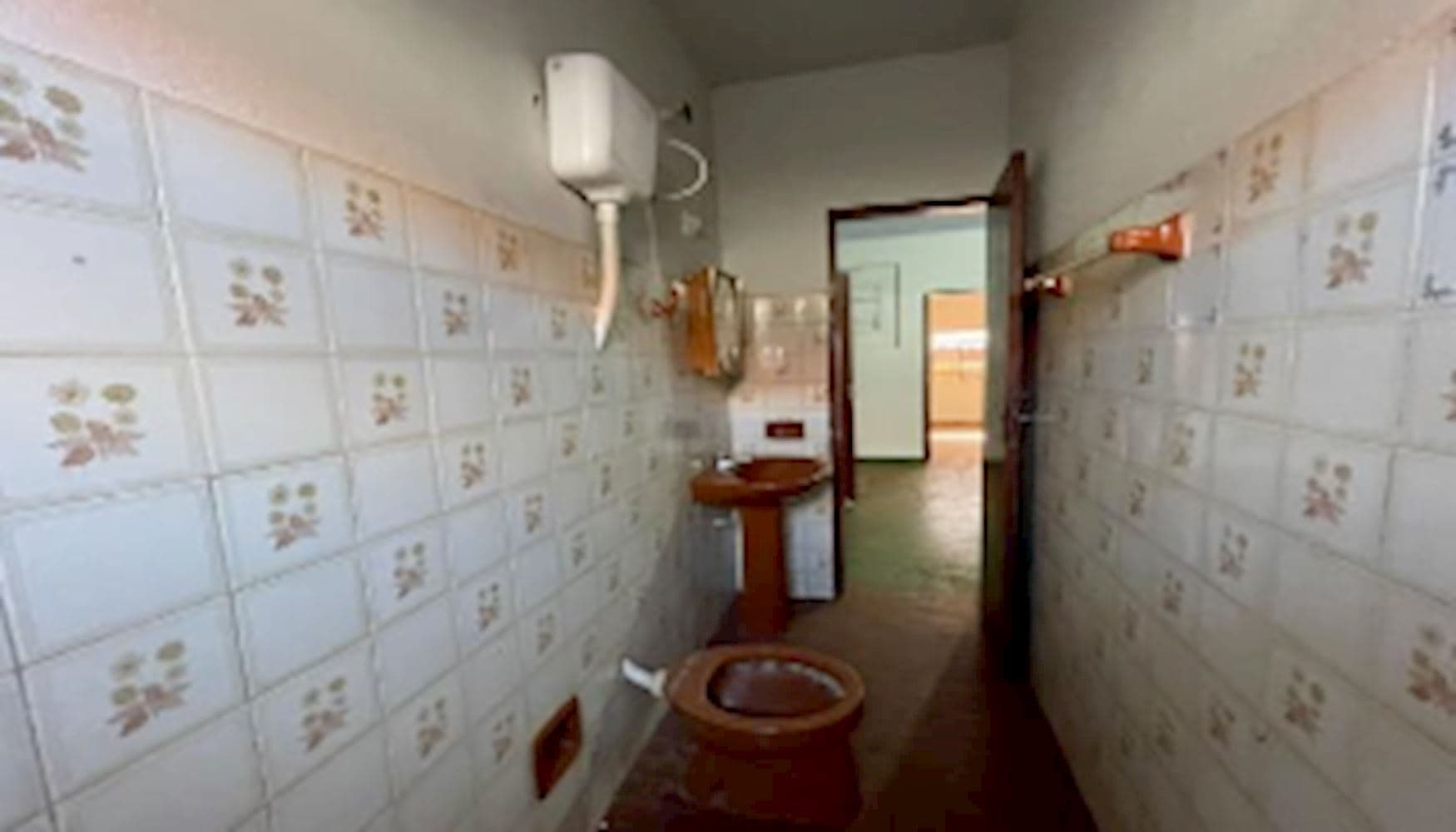 Foto 12 de 22: Casa em leilão em Quirinópolis - GO, bairro Pecuária — Casa no Bairro Pecuária em Quirinópolis/GO