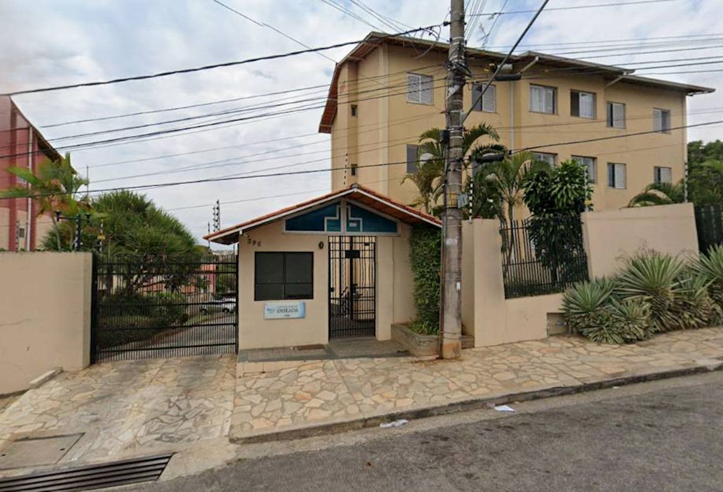 Foto 1 de 3: Apartamento em leilão em Sorocaba - SP, bairro Terra Vermelha — Apartamento no "Cond. Res. Enseada" - Terra Vermelha - Sorocaba/SP
