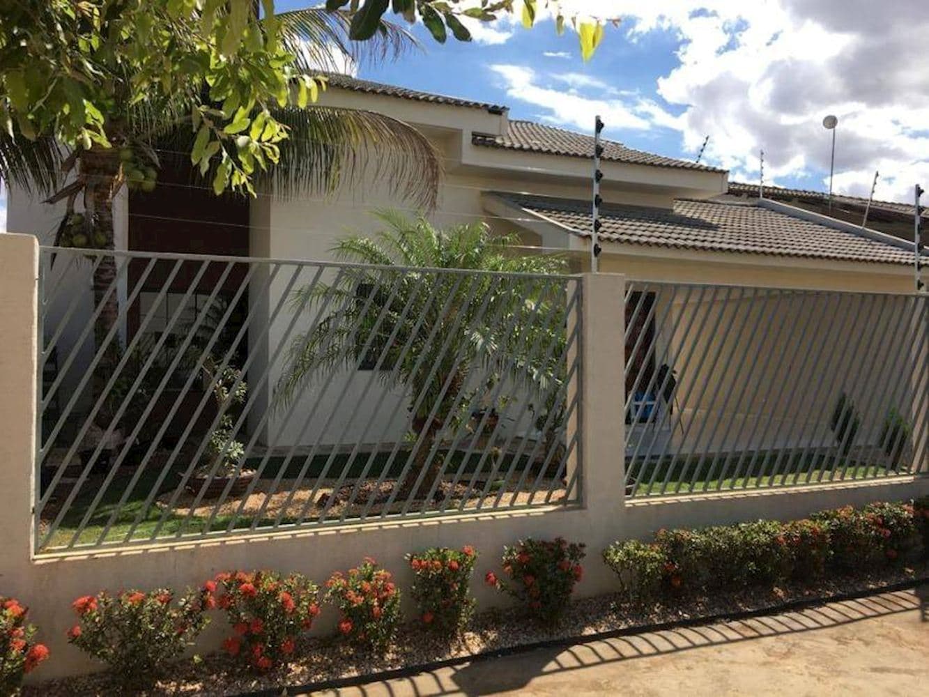 Foto 3 de 14: Casa em leilão em Lucas Do Rio Verde - MT, bairro Veneza — Casa em Veneza - Lucas do Rio Verde/MT