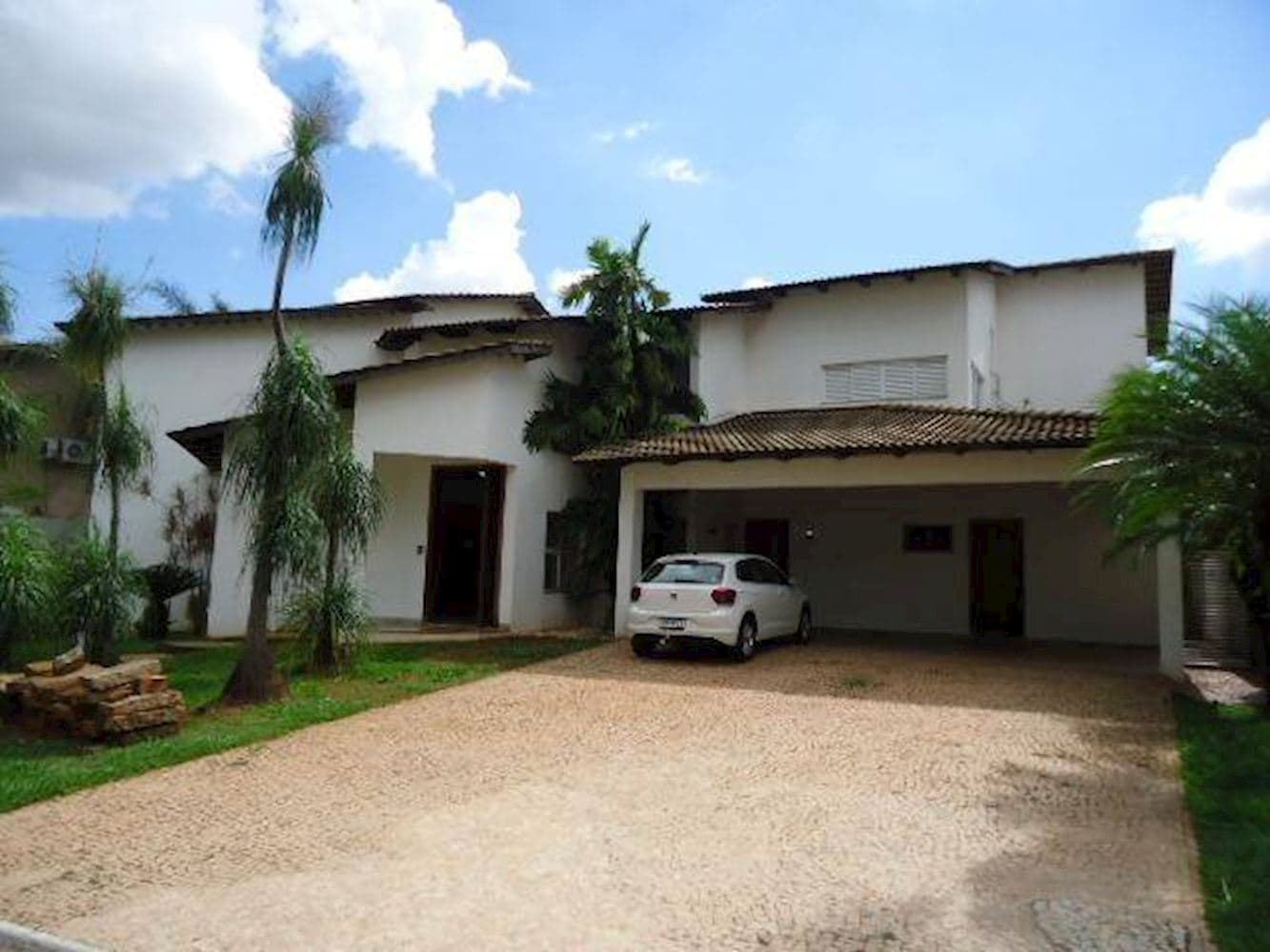 Foto 3 de 23: Casa em leilão em Aparecida De Goiânia - GO, bairro Jardins Viena — Casa nos Jardins Viena - Aparecida de Goiânia/GO