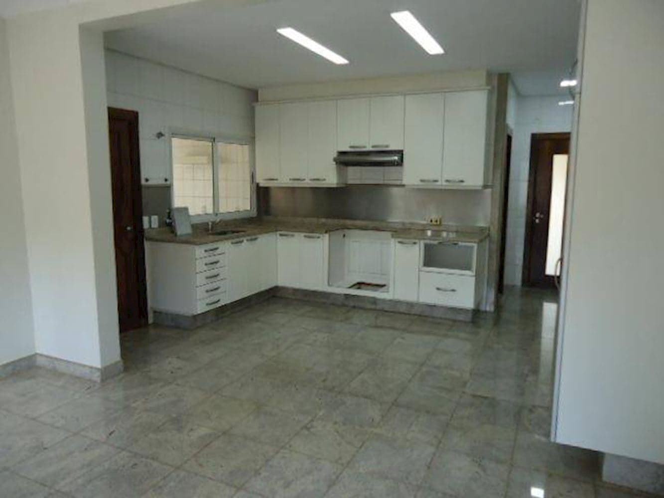 Foto 5 de 23: Casa em leilão em Aparecida De Goiânia - GO, bairro Jardins Viena — Casa nos Jardins Viena - Aparecida de Goiânia/GO