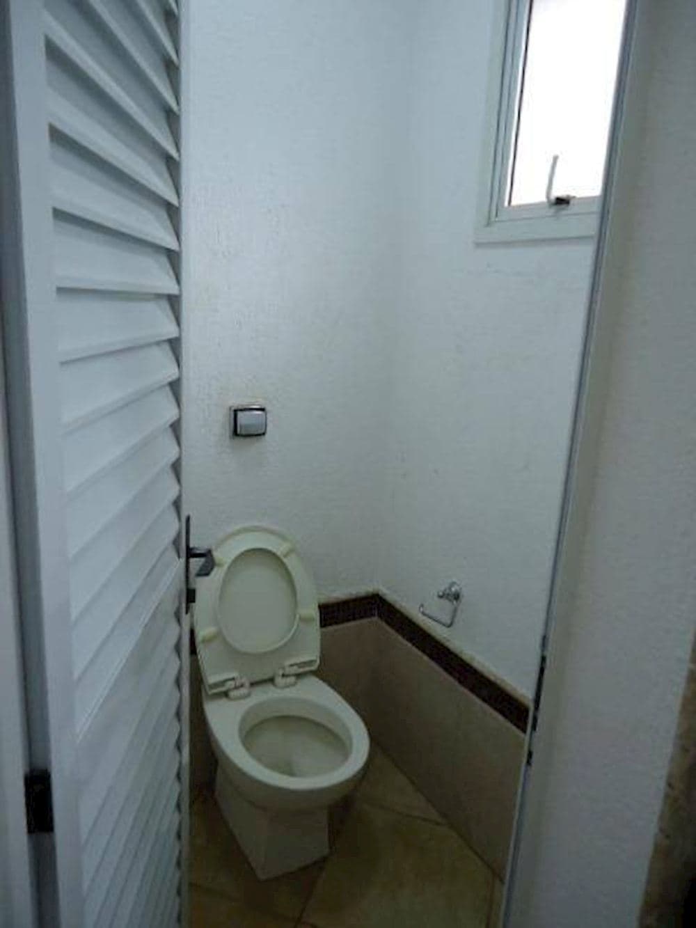 Foto 11 de 23: Casa em leilão em Aparecida De Goiânia - GO, bairro Jardins Viena — Casa nos Jardins Viena - Aparecida de Goiânia/GO