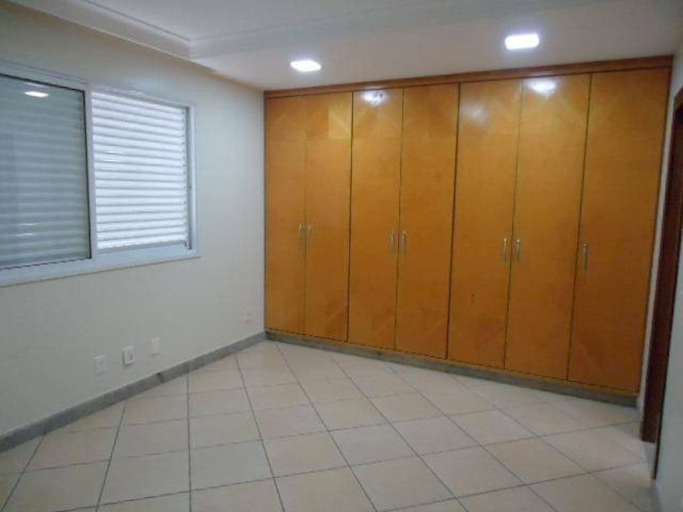 Foto 17 de 23: Casa em leilão em Aparecida De Goiânia - GO, bairro Jardins Viena — Casa nos Jardins Viena - Aparecida de Goiânia/GO