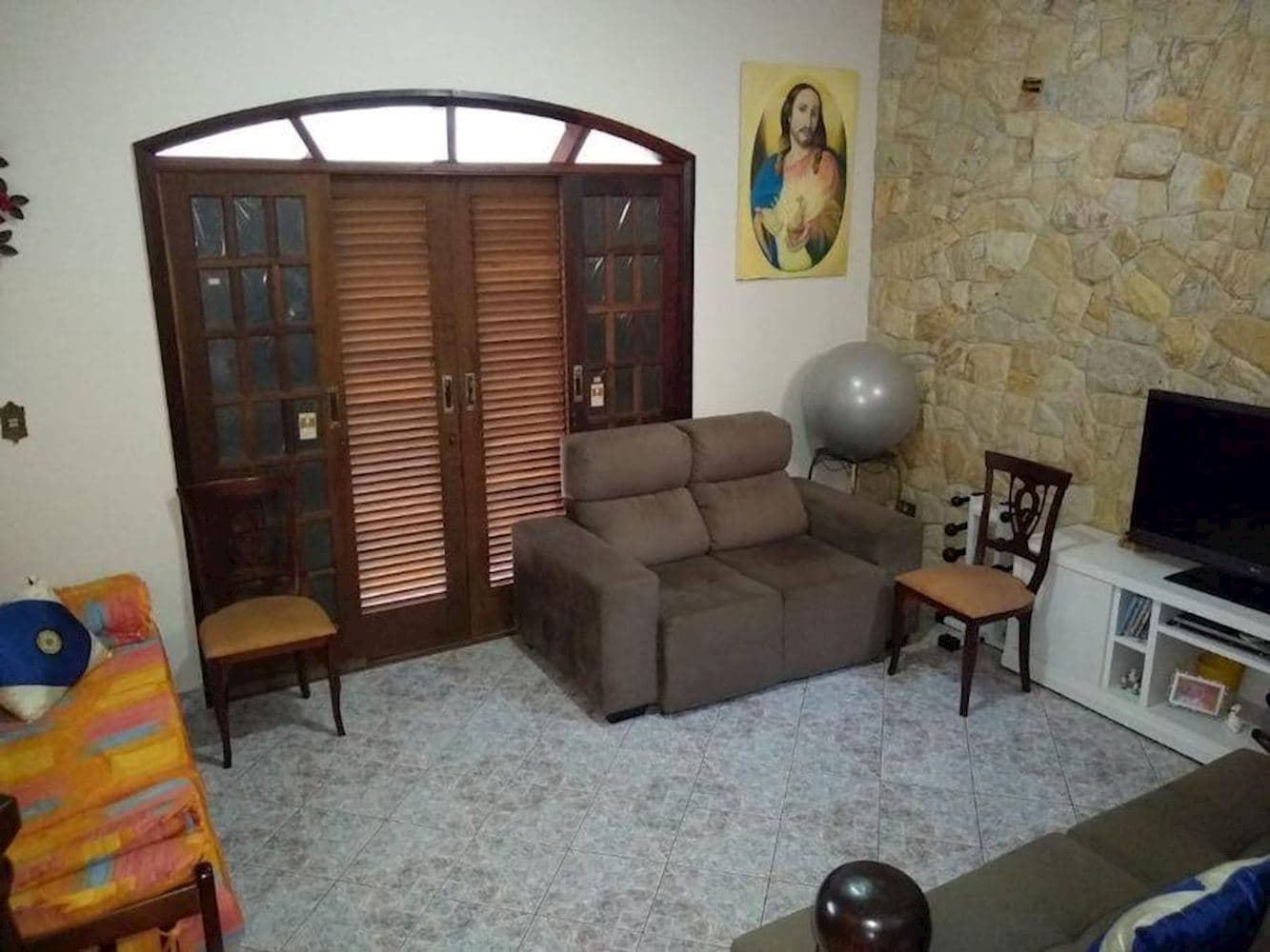 Foto 3 de 14: Casa em leilão em Taubaté - SP, bairro Alto São Pedro — Casa no Alto São Pedro - Taubaté/SP