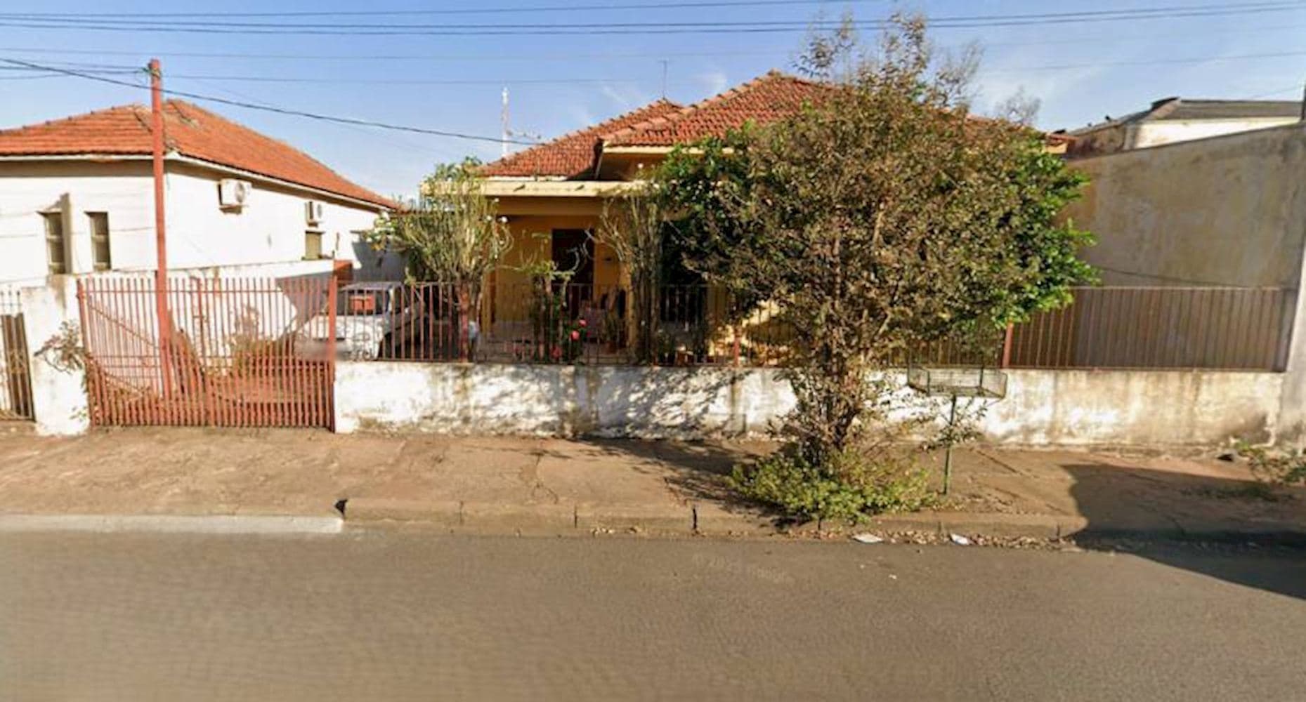 Foto 1 de 3: Casa em leilão em Assis - SP, bairro Centro — Casa no Centro de Assis/SP