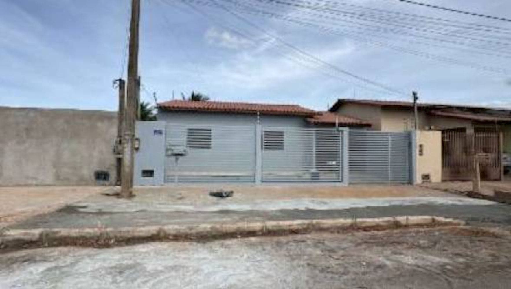 Foto 1 de 3: Casa em leilão em Luís Eduardo Magalhães - BA, bairro Jardim Das Acácias — Casa no Jardim Das Acácias - Luis Eduardo Magalhaes/BA