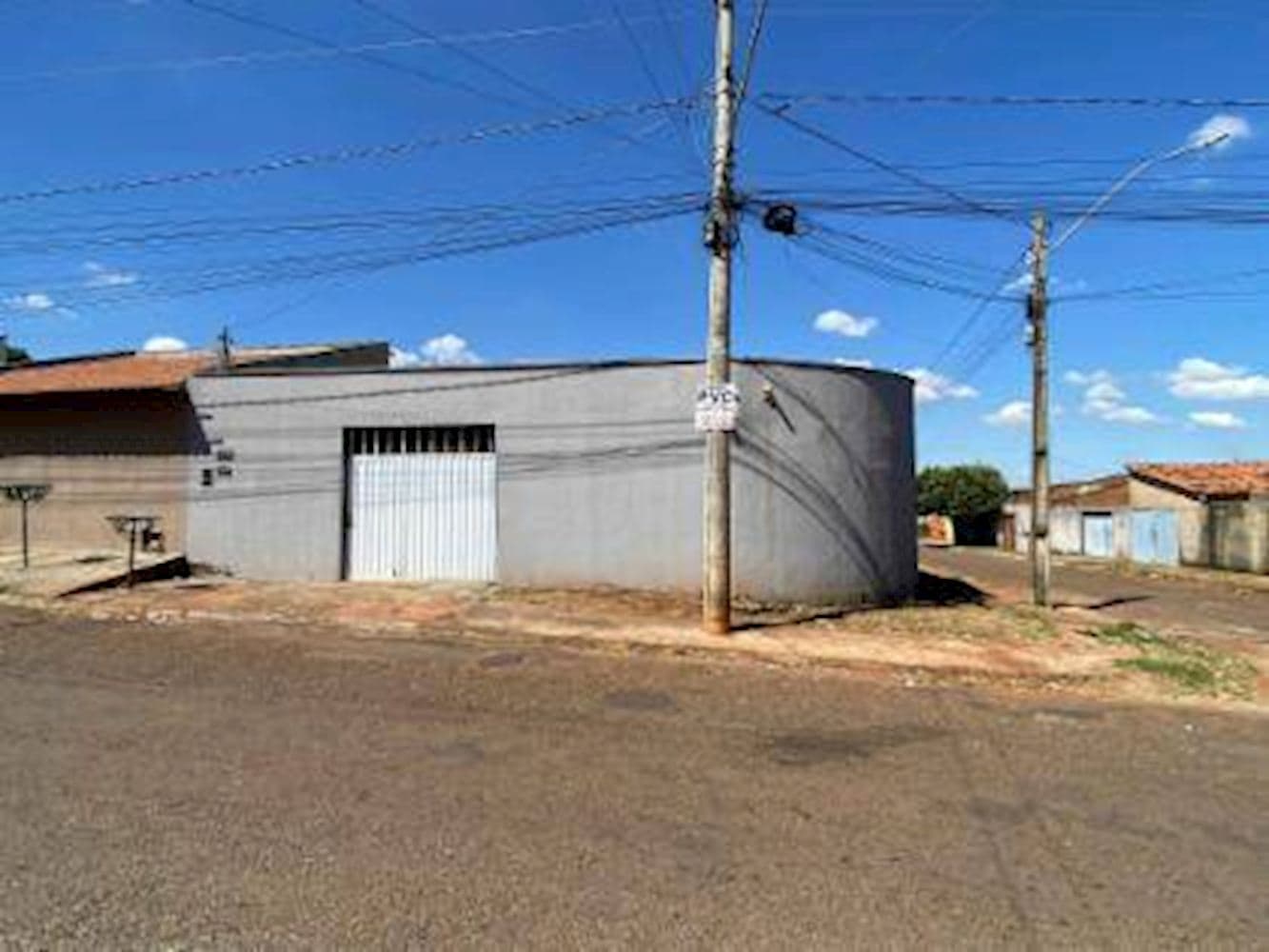 Foto 1 de 3: Casa em leilão em Trindade - GO, bairro Jardim Scala — Casa no Jardim Scala - Trindade/GO