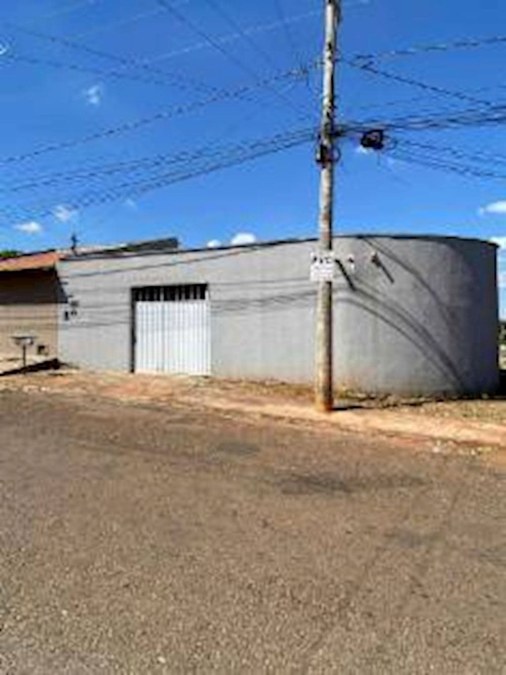 Foto 2 de 3: Casa em leilão em Trindade - GO, bairro Jardim Scala — Casa no Jardim Scala - Trindade/GO
