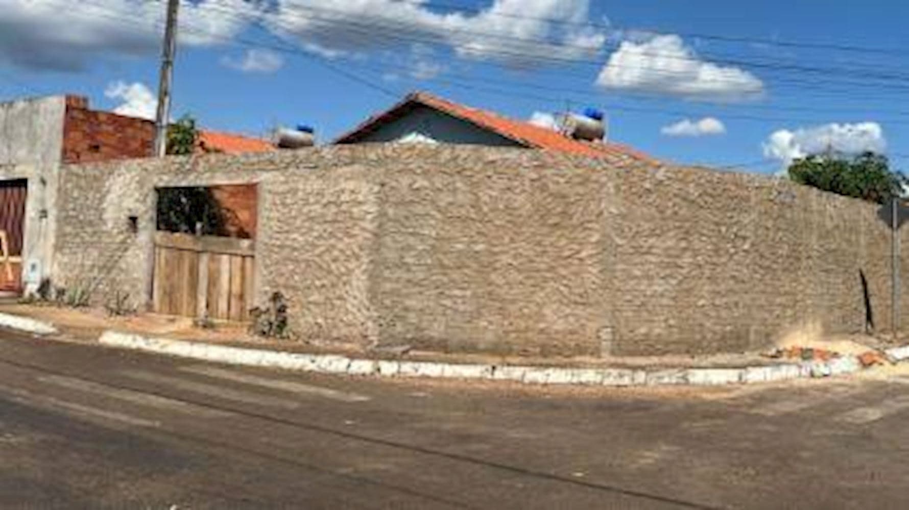 Foto 2 de 4: Casa em leilão em Paraíso Do Tocantins - TO, bairro Paraiso dos Ipes — Casa no Paraiso Dos Ipes - Paraíso do Tocantins/TO