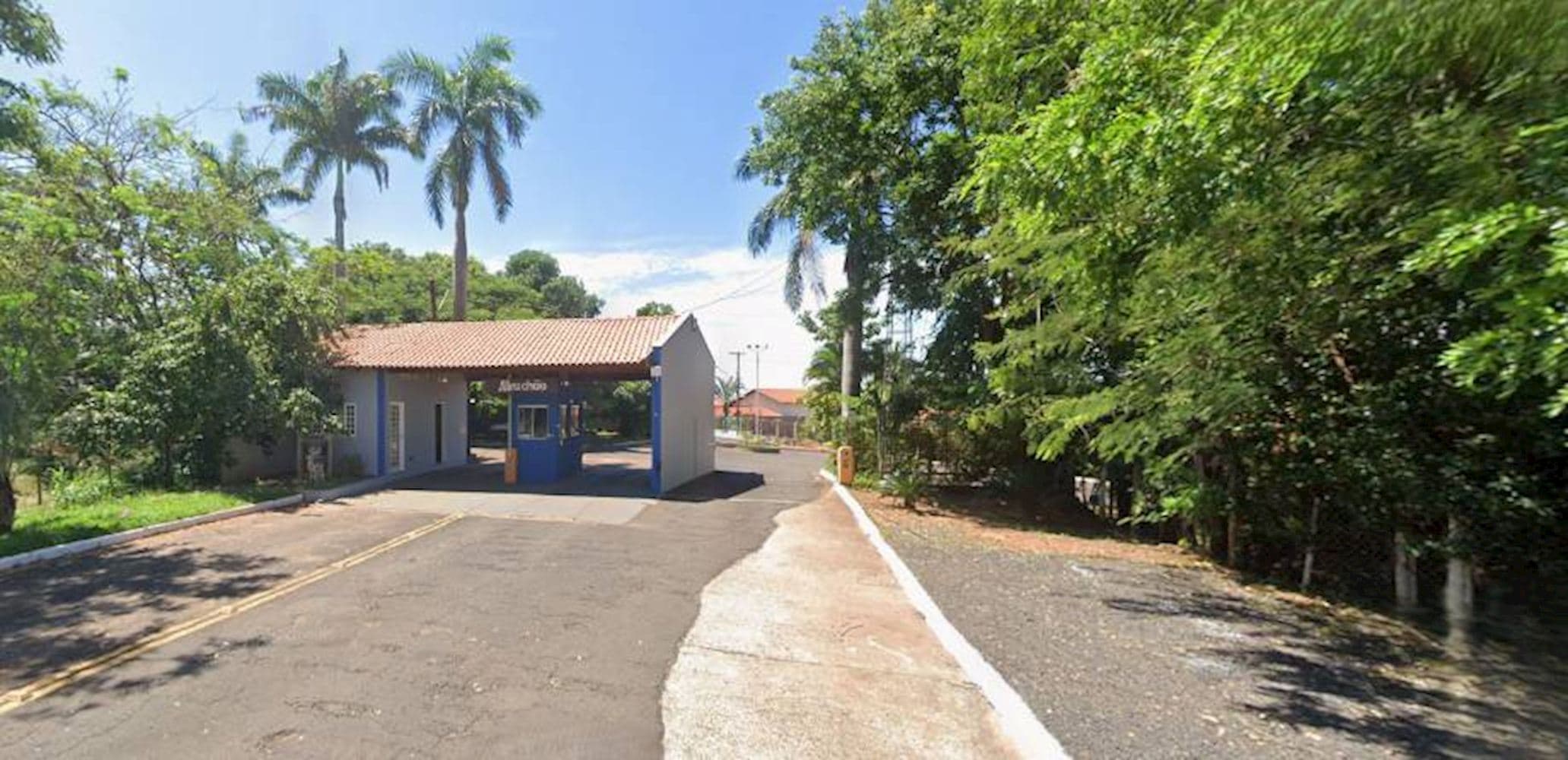 Foto 3 de 3: Casa em leilão em Fronteira - MG, bairro Centro — Casa de condomínio no Centro em Fronteira/MG