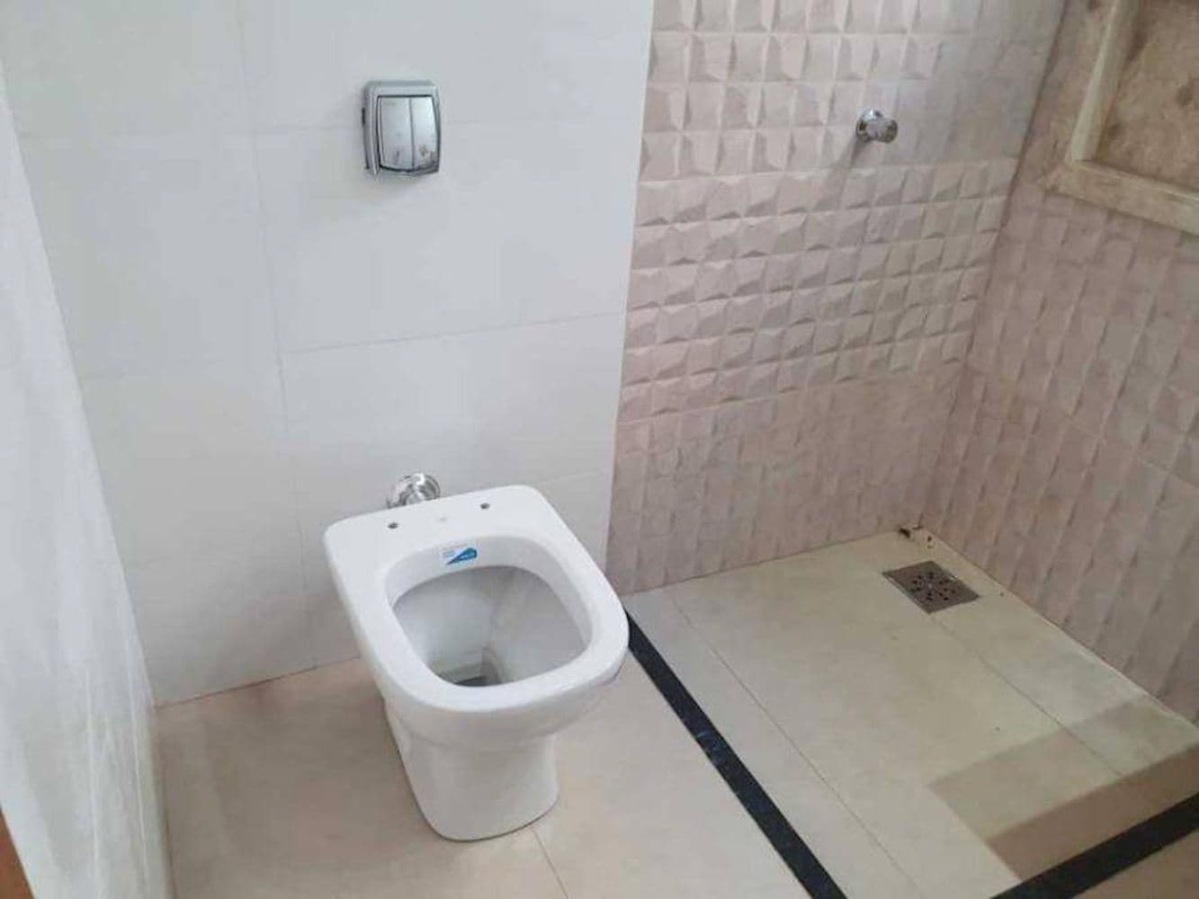 Foto 7 de 26: Casa em leilão em Goiânia - GO — Casa em Condomínio no Residencial Recanto Das Garças - Goiânia/GO