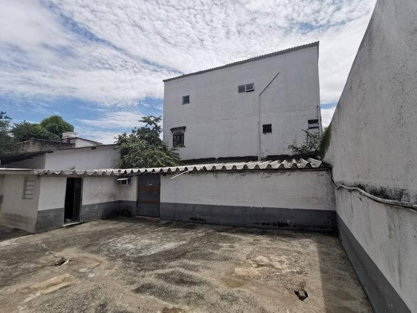 Foto 6 de 17: Casa em leilão em Rio De Janeiro - RJ, bairro Taquara — Casa em Taquara no Rio De Janeiro/RJ