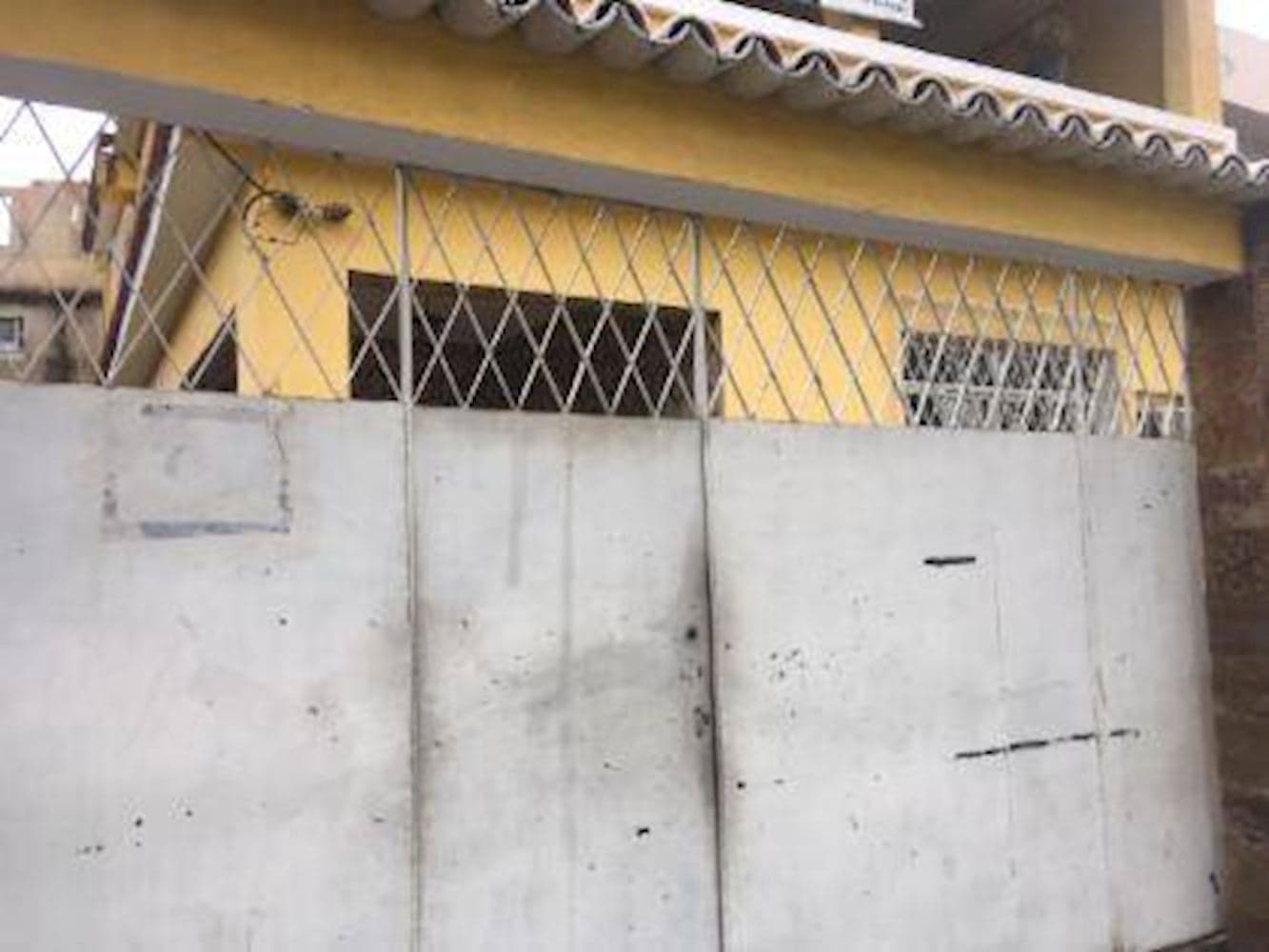 Foto 2 de 33: Casa em leilão em Rio De Janeiro - RJ, bairro Realengo — Casa em Realengo - Rio De Janeiro/RJ