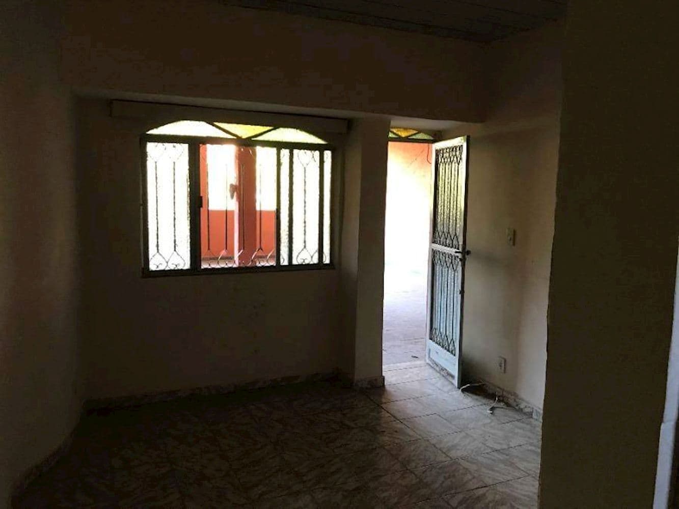 Foto 10 de 33: Casa em leilão em Rio De Janeiro - RJ, bairro Realengo — Casa em Realengo - Rio De Janeiro/RJ