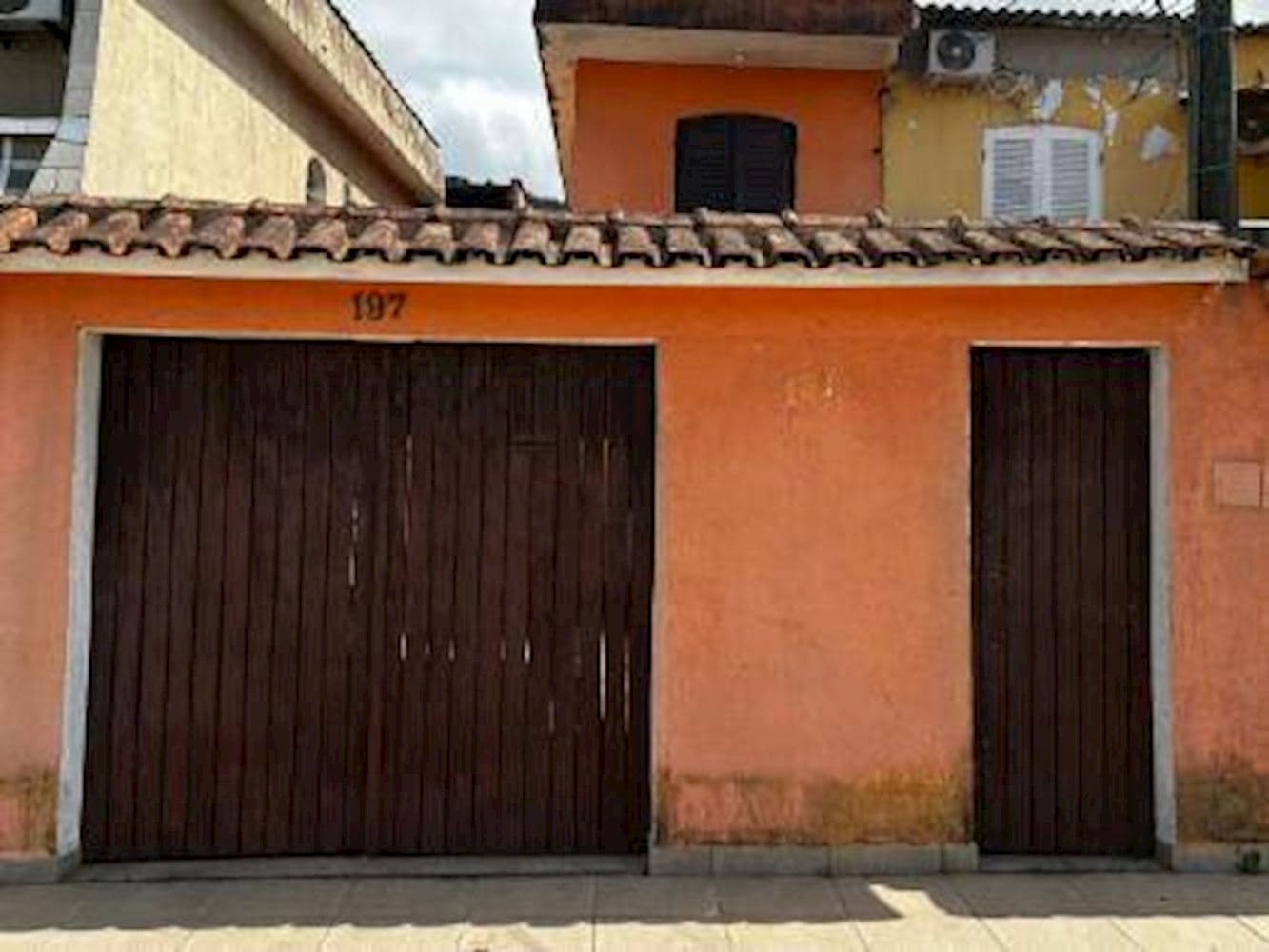 Foto 2 de 14: Casa em leilão em Guarujá - SP, bairro Jardim Santa Maria — Casa no Jardim Santa Maria - Guarujá/SP