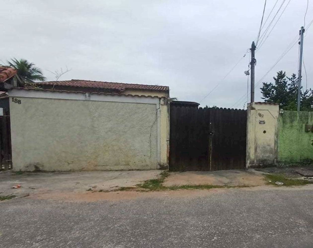 Foto 1 de 3: Casa em leilão em Magé - RJ, bairro Praia Do Imperador — Casa na Praia Do Imperador - Magé/RJ