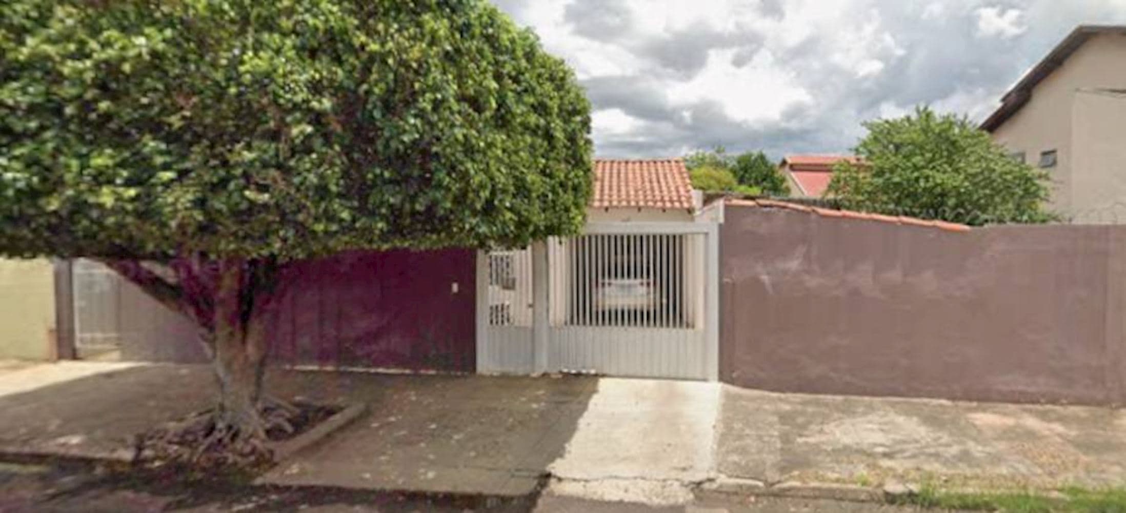 Foto 1 de 3: Casa em leilão em Campo Grande - MS, bairro Santo Antônio — Casa em Santo Antônio - Campo Grande/MS