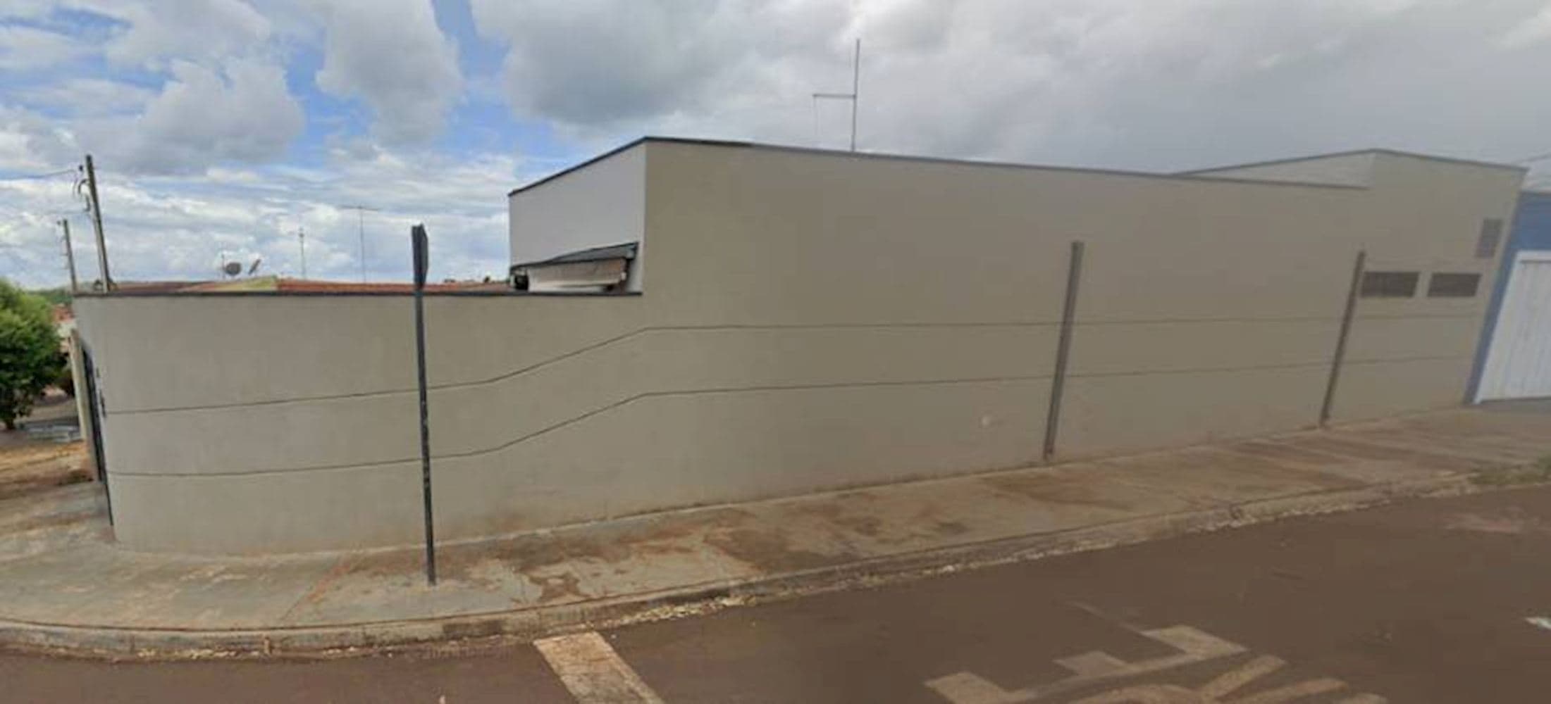 Foto 2 de 3: Casa em leilão em Serrana - SP, bairro Parque Das Amoreiras — Casa no Parque Das Amoreiras em Serrana/SP
