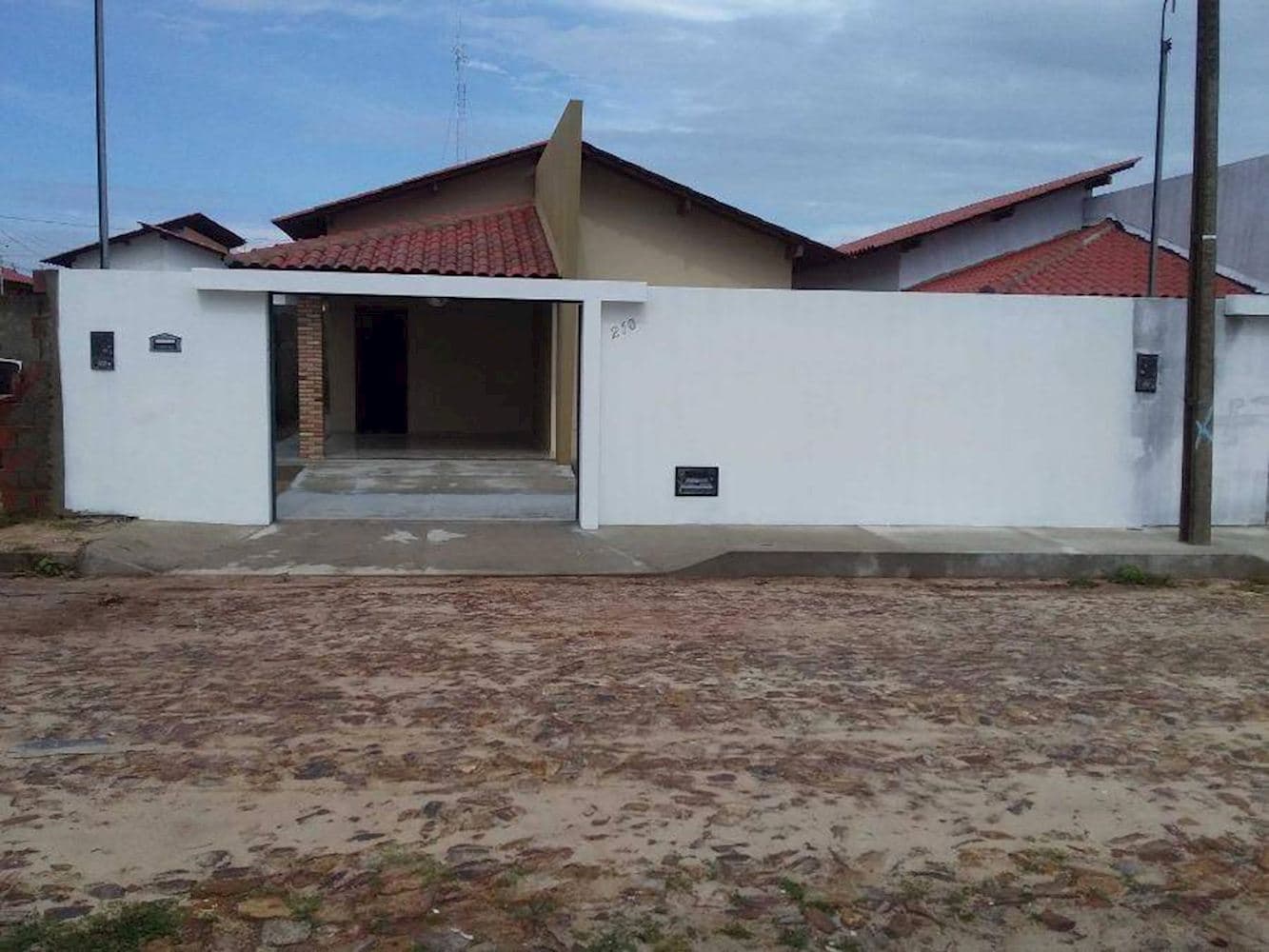 Foto 2 de 17: Casa em leilão em Parnaíba - PI, bairro Dirceu Arcoverde — Casa em Dirceu Arcoverde - Parnaíba/PI