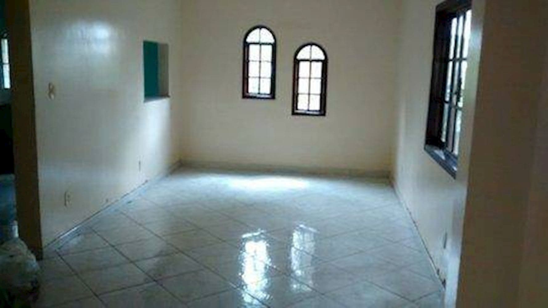 Foto 4 de 11: Casa em leilão em São Gonçalo - RJ, bairro Santa Isabel — Casa em Condomínio na Santa Isabel - São Gonçalo/RJ