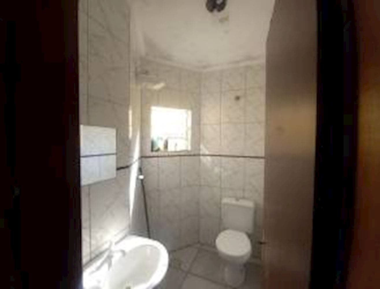 Foto 6 de 11: Casa em leilão em Suzano - SP, bairro Recreio Sertãozinho — Casa em Condomínio no Recreio Sertãozinho - Suzano/SP