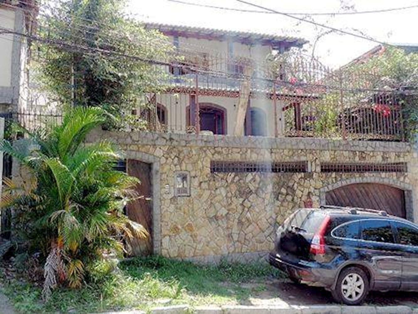 Foto 2 de 15: Casa em leilão em Rio De Janeiro - RJ, bairro Vila Valqueire — Casa na Vila Valqueire - Rio de Janeiro/RJ
