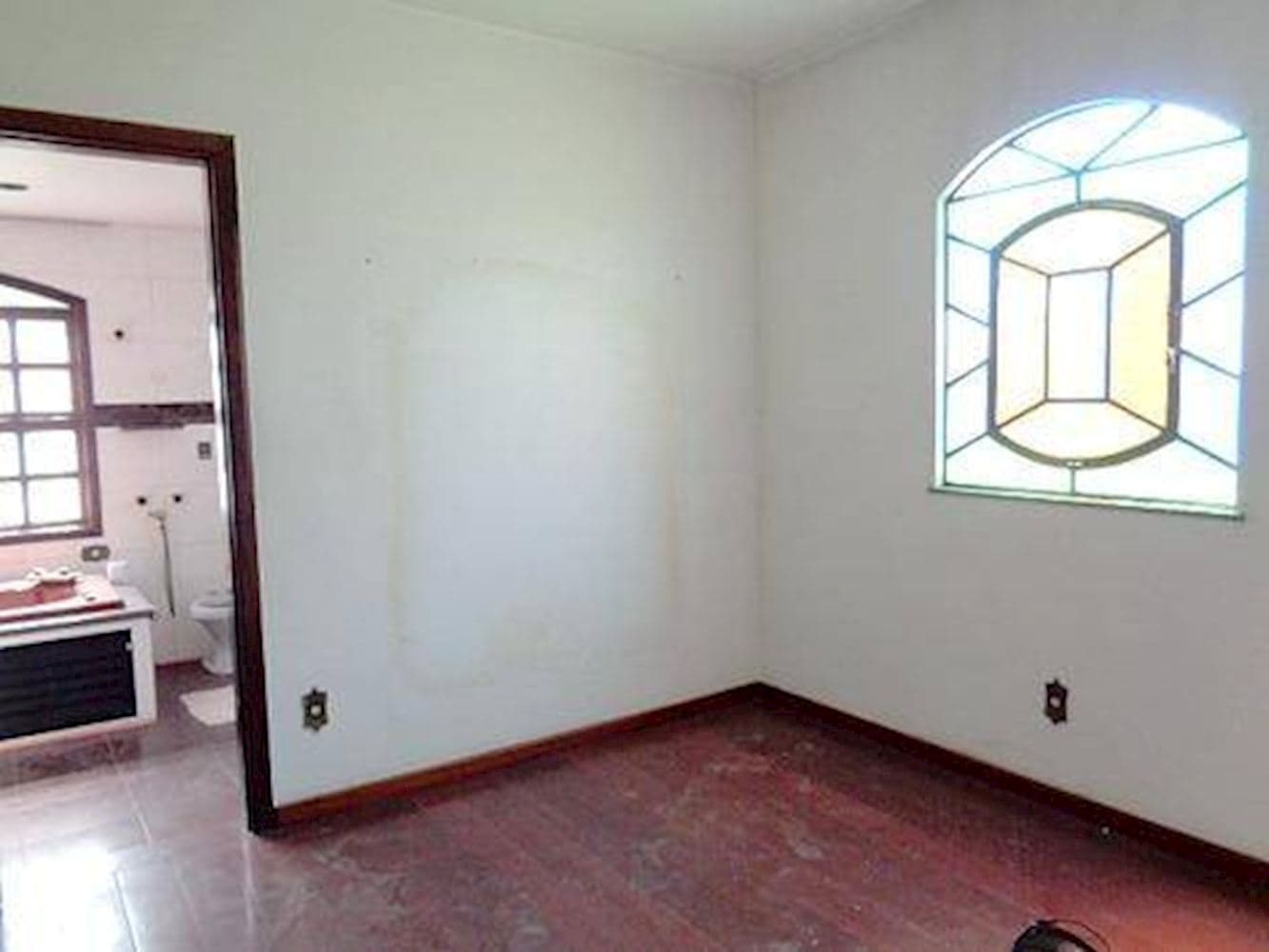 Foto 10 de 15: Casa em leilão em Rio De Janeiro - RJ, bairro Vila Valqueire — Casa na Vila Valqueire - Rio de Janeiro/RJ