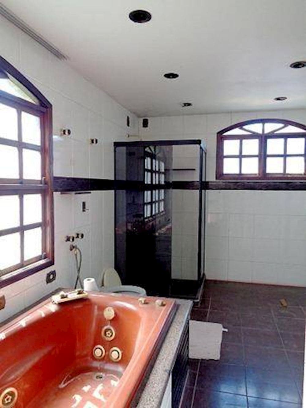 Foto 11 de 15: Casa em leilão em Rio De Janeiro - RJ, bairro Vila Valqueire — Casa na Vila Valqueire - Rio de Janeiro/RJ