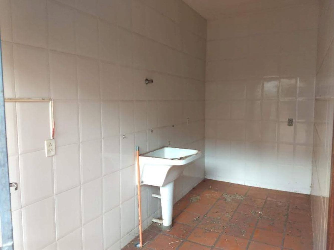 Foto 8 de 14: Casa em leilão em Londrina - PR, bairro Jardim Champagnat — Casa no Jardim Champagnat - Londrina/PR