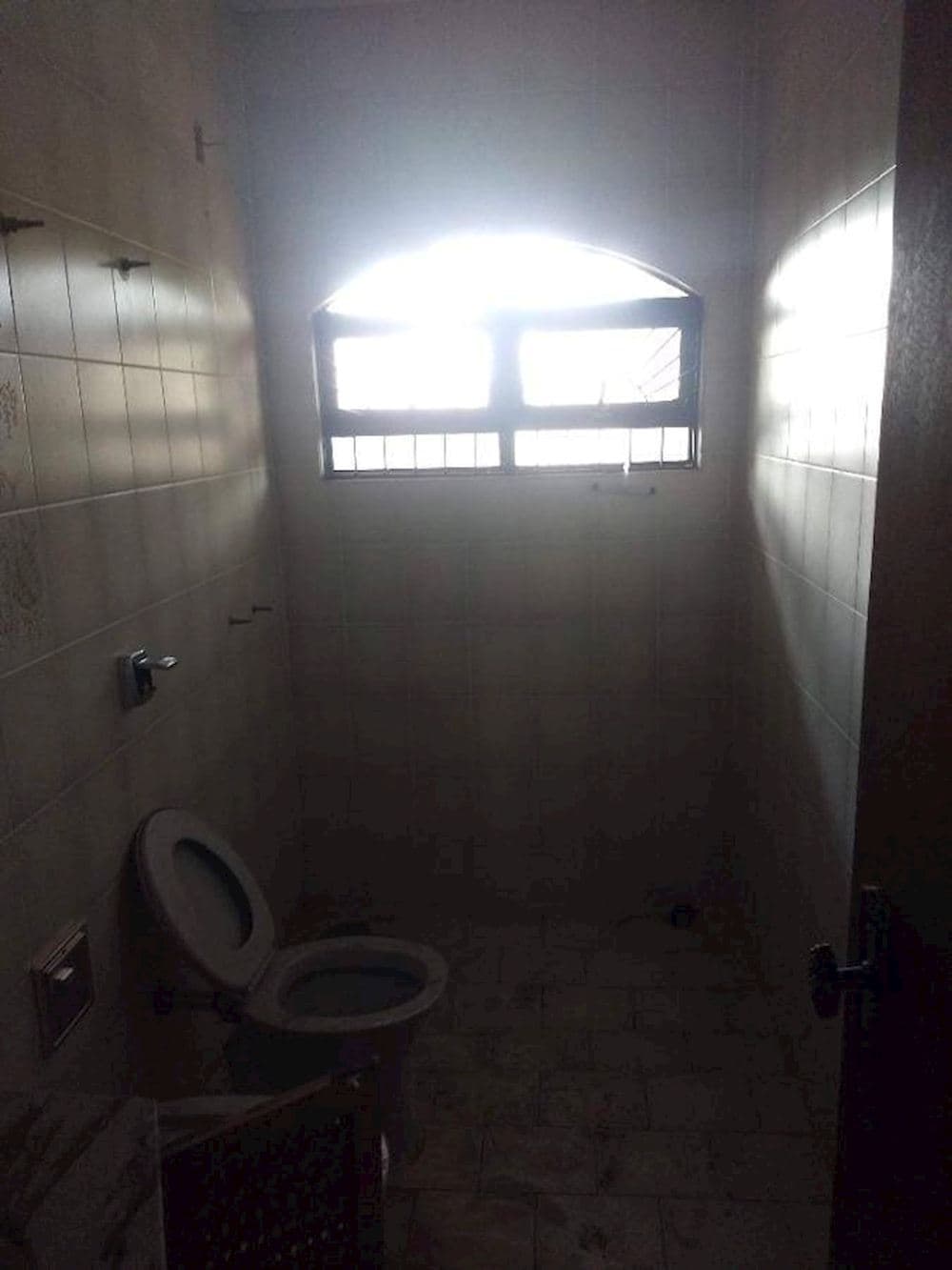 Foto 10 de 14: Casa em leilão em Londrina - PR, bairro Jardim Champagnat — Casa no Jardim Champagnat - Londrina/PR