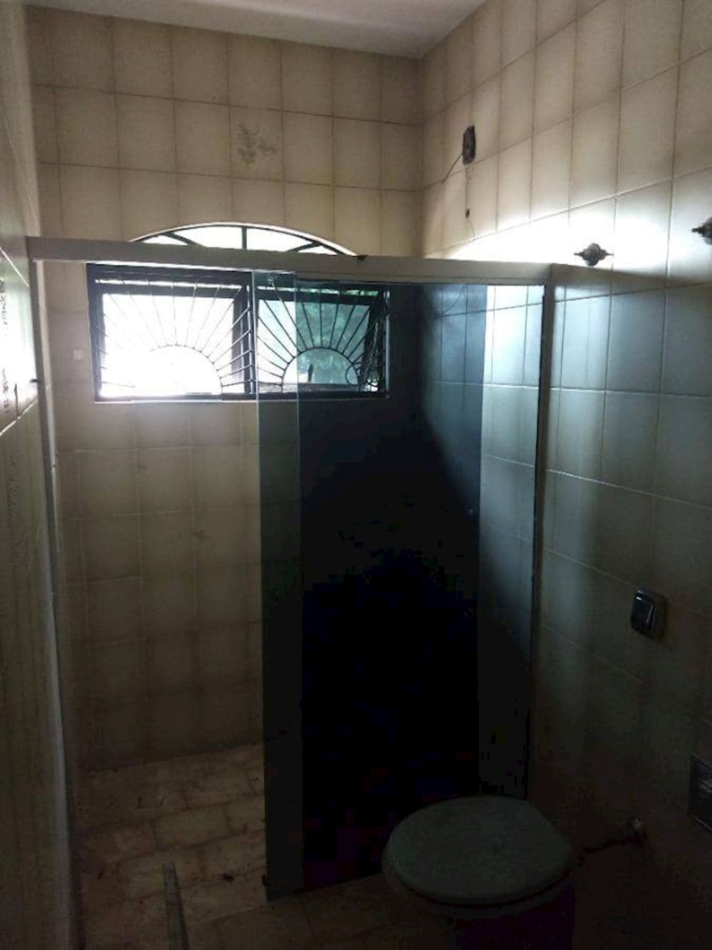 Foto 11 de 14: Casa em leilão em Londrina - PR, bairro Jardim Champagnat — Casa no Jardim Champagnat - Londrina/PR