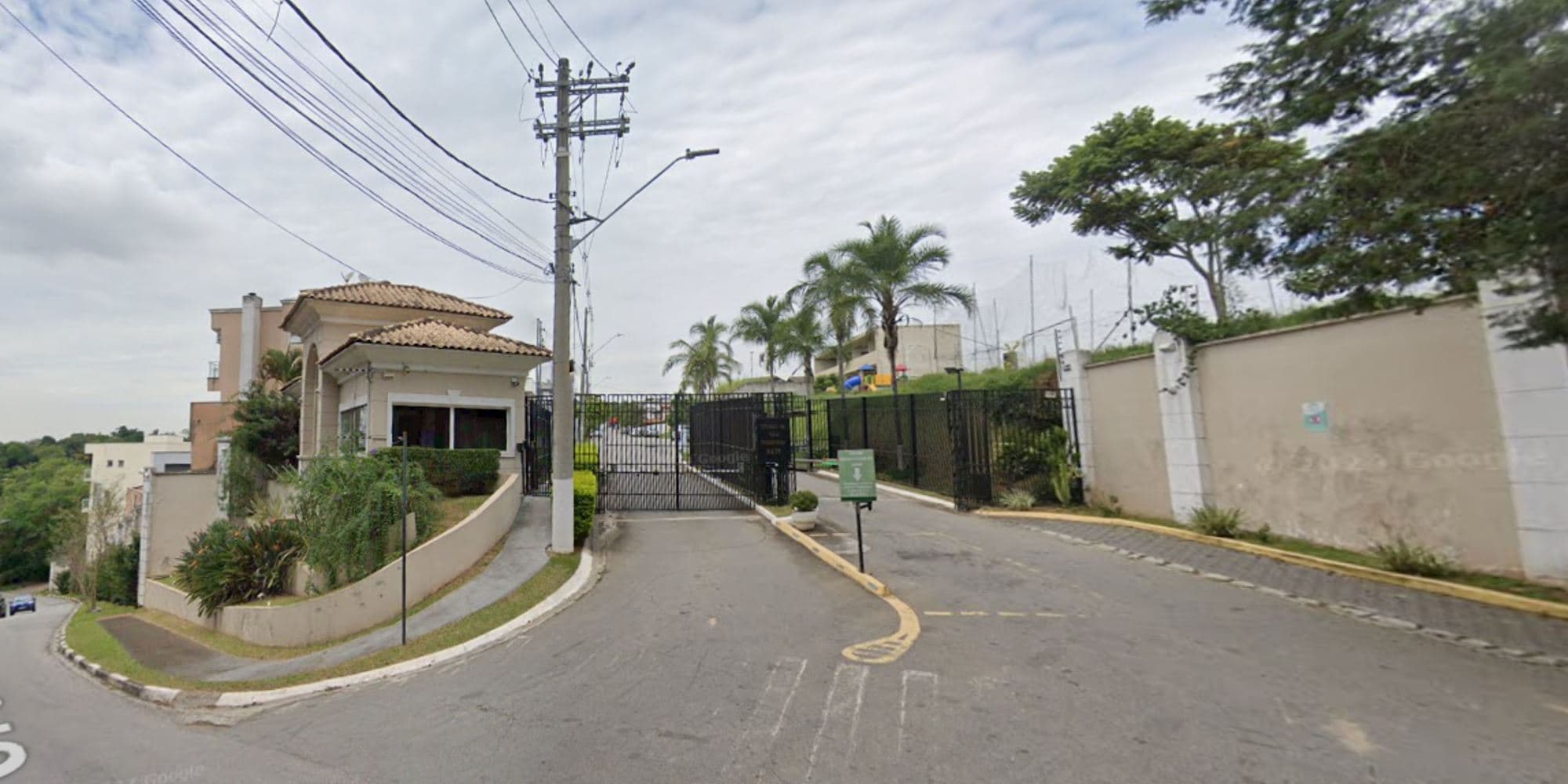 Foto 2 de 5: Casa em leilão em Cotia - SP, bairro Pitas — Casa no Condomínio Terras de São Fernando - Bairro Pitas - Cotia/SP