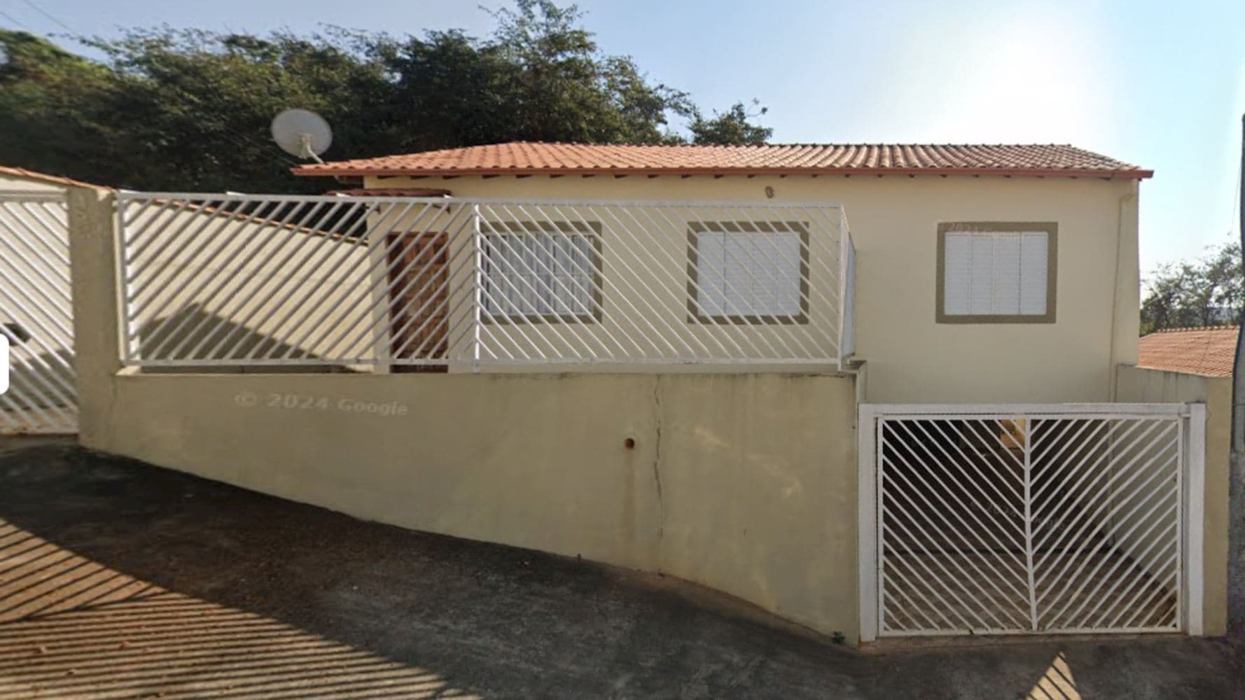 Foto 2 de 6: Casa em leilão em Lavras - MG, bairro Morada do Sol — Casa no Bairro Morada do Sol em Lavras/MG