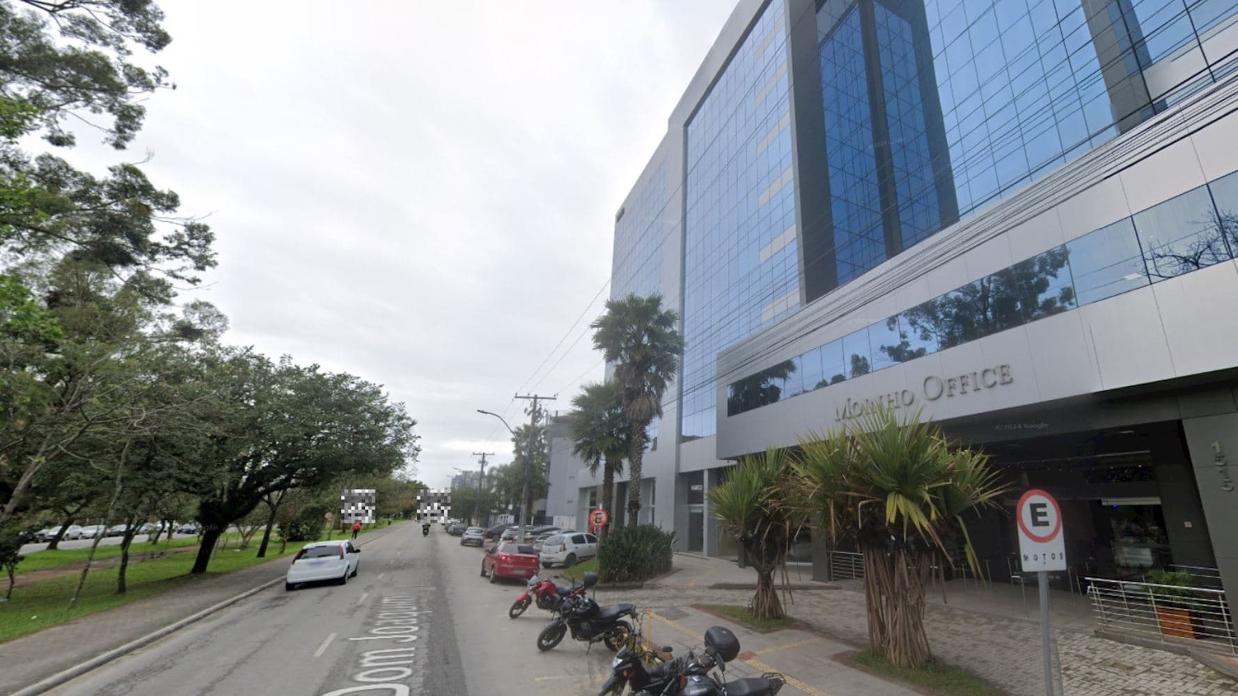Foto 5 de 7: Comercial em leilão em Pelotas - RS, bairro Três Vendas — Sala Comercial no "Edifício Moinho Office" - Três Vendas - Pelotas/RS