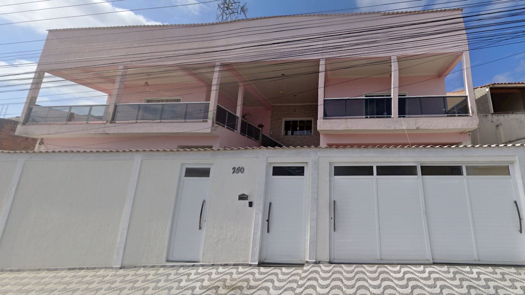 Foto 2 de 7: Casa em leilão em Cruzeiro - SP, bairro Vista Alegre — Casa na Vista Alegre em Cruzeiro/SP