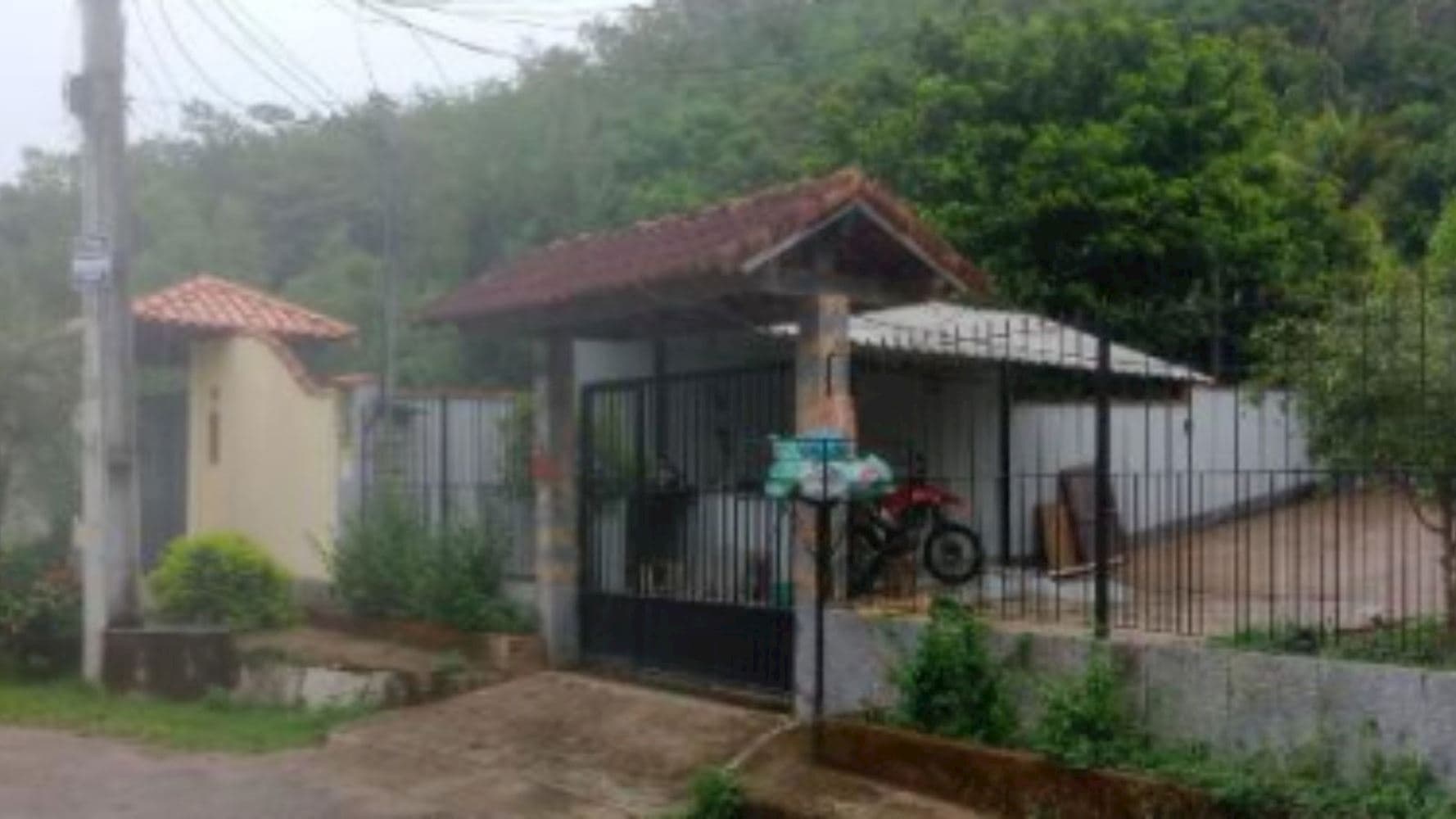 Foto 3 de 5: Casa em leilão em Guapimirim - RJ, bairro Granja Cadetes Fabres — Casa na Granja Cadetes Fabres  - Guapimirim/RJ