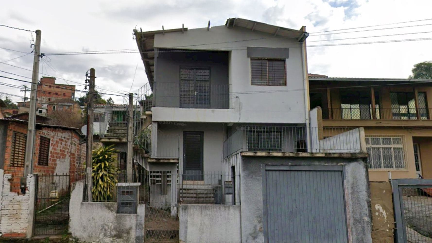 Foto 2 de 5: Casa em leilão em Porto Alegre - RS, bairro Partenon — Casa em Partenon - Porto Alegre/RS