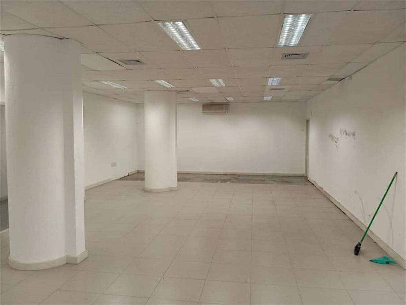 Foto 5 de 11: Comercial em leilão em Pelotas - RS, bairro Centro — Loja Comercial (Ex-Agência) no "Cond. Sulbanco" - Centro - Pelotas/RS