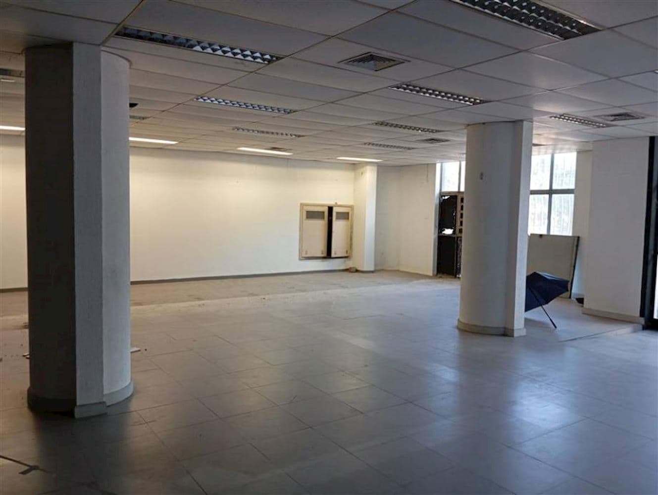 Foto 9 de 11: Comercial em leilão em Pelotas - RS, bairro Centro — Loja Comercial (Ex-Agência) no "Cond. Sulbanco" - Centro - Pelotas/RS