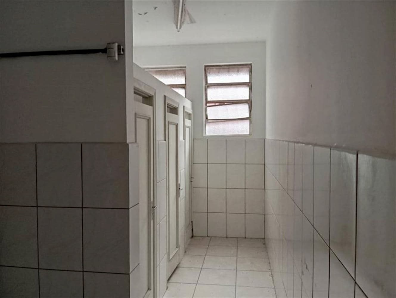 Foto 11 de 11: Comercial em leilão em Pelotas - RS, bairro Centro — Loja Comercial (Ex-Agência) no "Cond. Sulbanco" - Centro - Pelotas/RS