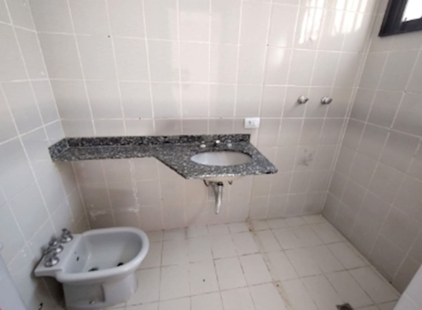 Foto 5 de 12: Apartamento em leilão em Campinas - SP, bairro Cambuí — Apartamento em Cambuí - Campinas/SP