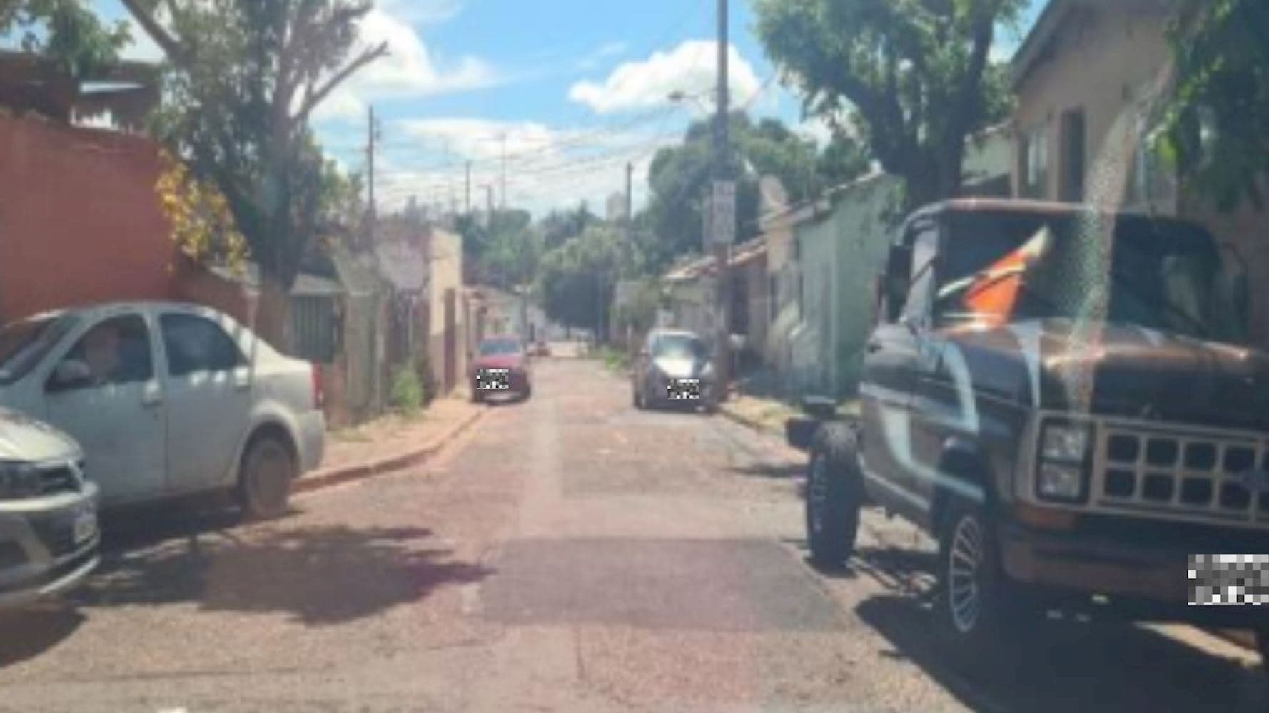 Foto 2 de 5: Casa em leilão em Cuiabá - MT, bairro Dom Aquino — Casa em Dom Aquino - Cuiabá/MT