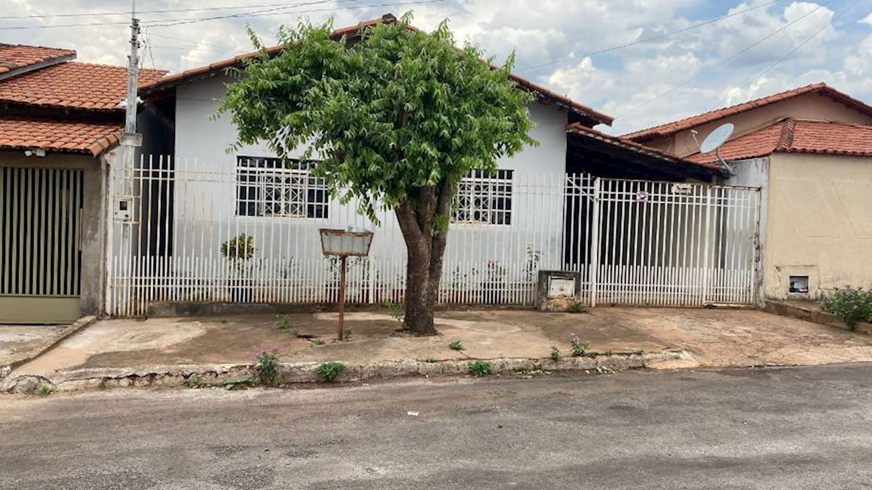 Foto 1 de 11: Casa em leilão em Iporá - GO, bairro São José — Casa em São José - Iporá/GO