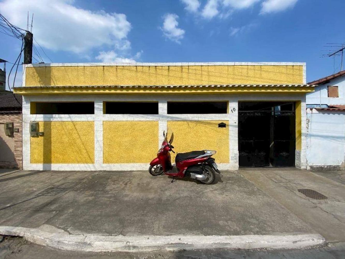 Foto 1 de 8: Casa em leilão em Nova Iguaçu - RJ, bairro Santa Rita — Casa em Santa Rita - Nova Iguaçu/RJ