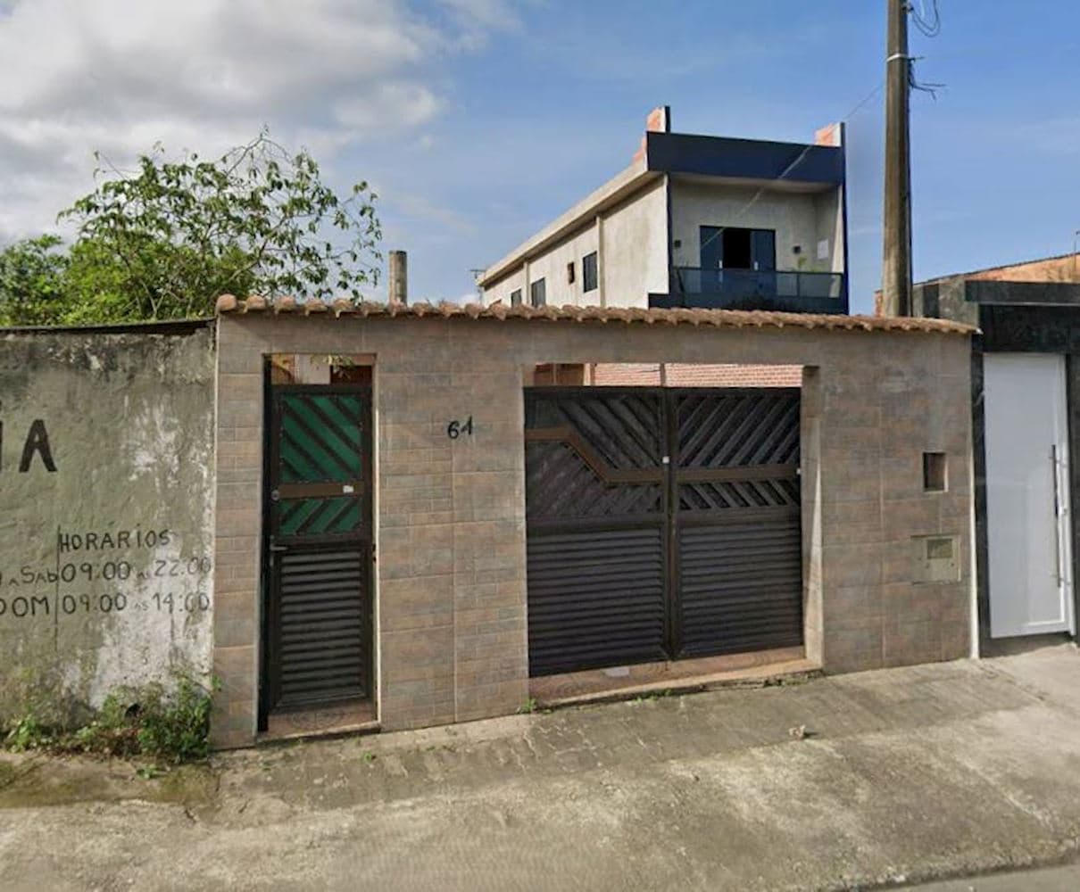 Foto 3 de 3: Casa em leilão em São Vicente - SP, bairro Vila Iolanda — Casa na Vila Iolanda em São Vicente/SP