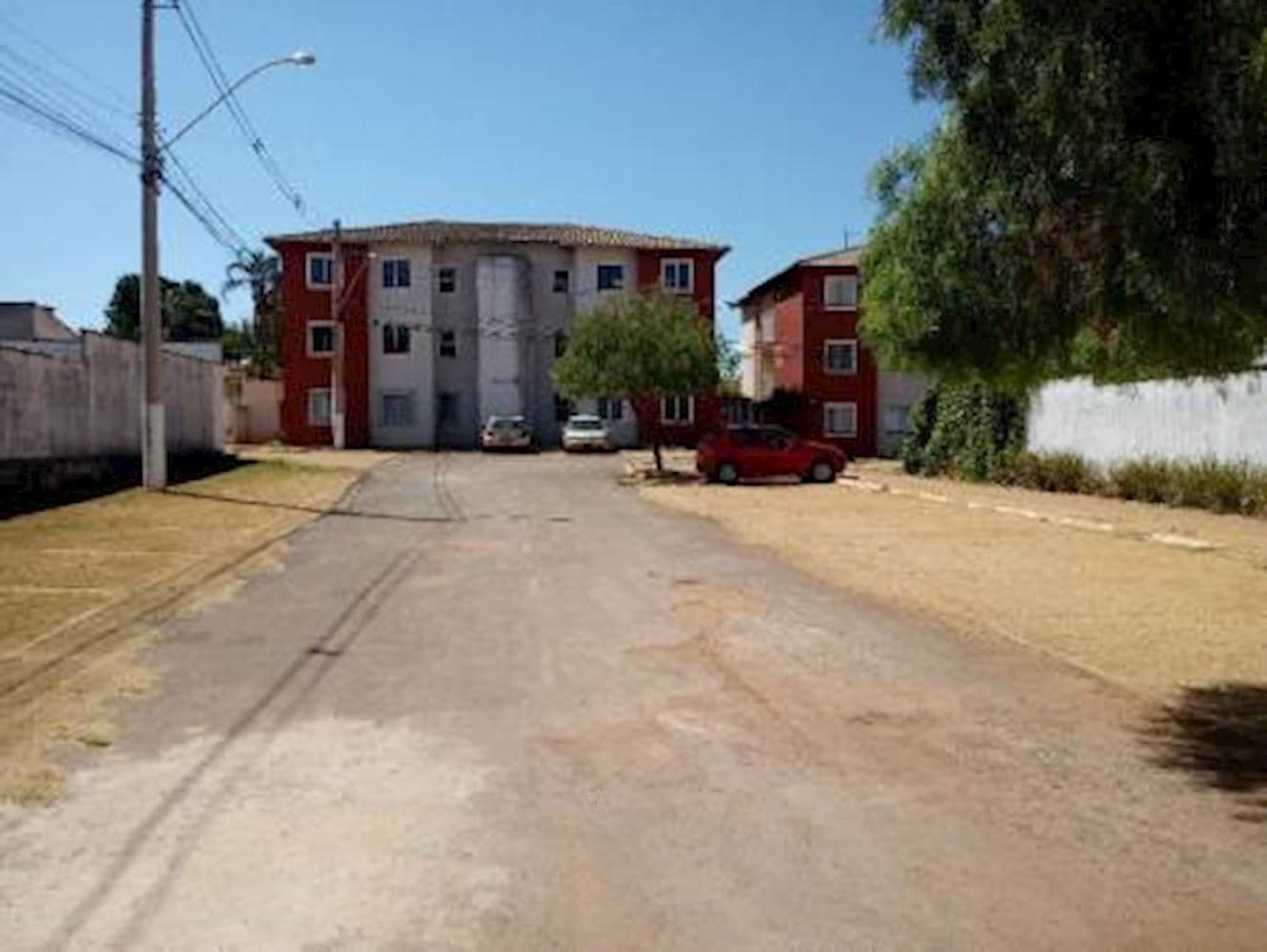 Foto 3 de 3: Apartamento em leilão em Luziânia - GO, bairro Cidade Osfaya — Apartamento no "Condomínio Villa Das Flores" - Cidade Osfaya - Luziânia/GO