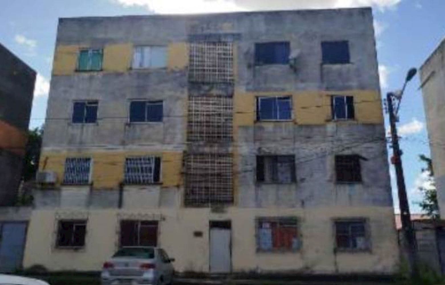 Foto 1 de 3: Apartamento em leilão em Camaçari - BA, bairro Alto da Bela Vista — Apartamento em Alto da Bela Vista - Camaçari/BA