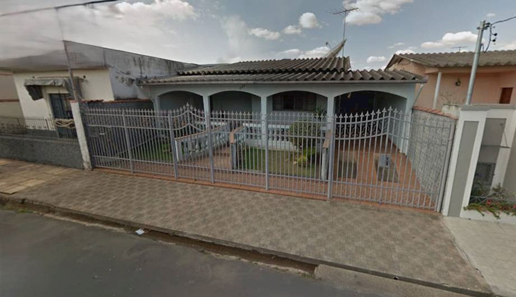 Foto 1 de 3: Casa em leilão em Três Corações - MG, bairro Jardim América — Casa no Jardim América - Três Corações/MG