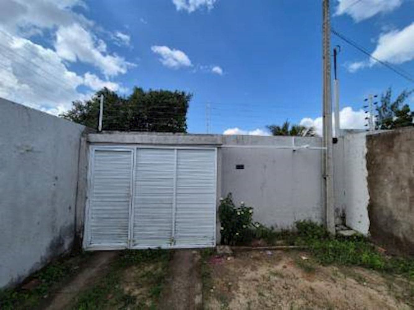 Foto 3 de 15: Casa em leilão em Caucaia - CE, bairro Guagirú — Casa em Guagirú - Caucaia/CE
